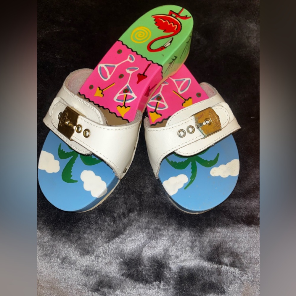 Dr. Scholl’s handpainted sandals.